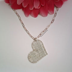 Collar Corazón Enrejado